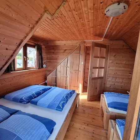 Semesterbostad Apartamentowe Drewniane Colorado Karwia