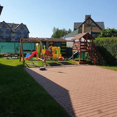 Feriehus Apartamentowe Drewniane Colorado Karwia